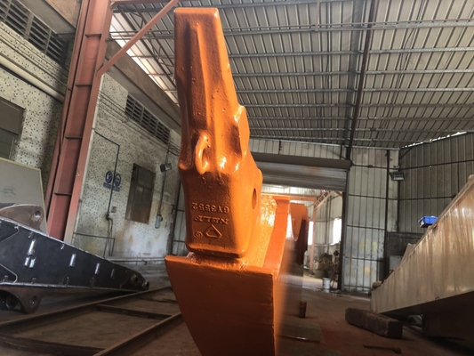 60 टन PC600 R600 उत्खनन बूम मेगा उत्खनन रॉक बूम अनुकूलित लंबाई और वजन और पूर्ण एक्सेसरीज़ के साथ