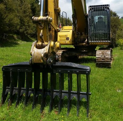 भूमि सफाई के लिए Huitong Excavator Rake Attachment, 3 टन मिनी डिगर, रूट ग्रिप
