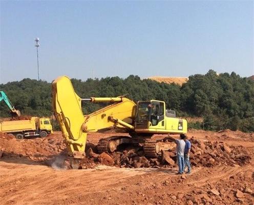 हर जगह और अच्छी स्थिति में 60-70 टन शॉर्ट हैवी ड्यूटी एक्सकेवेटर रॉक बूम और आर्म्स का पूरा सेट बेचना।