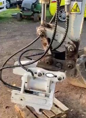 Huitong Excavator Quick Tilt Hitch HT 1-2.8 टन 95kg CAT/Komatsu मैनुअल लॉक के साथ संगत